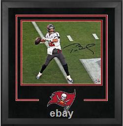 Tom Brady Buccaneers Super Bowl LV Champs FRMD Signed Deluxe 16x20 SB LV Photo