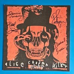 Alice Cooper et le groupe ont signé l'édition Deluxe du 50e anniversaire de 'Killer' en vinyle, un ensemble de 3 LP.