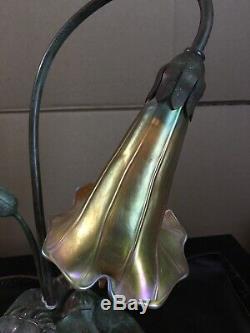 American Deluxe Bronze Art Nouveau Lily Pad Lampe. Signé Ombre Lundberg