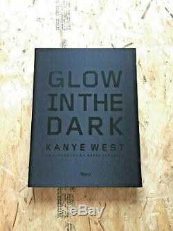 Autographed Kanye West Deluxe Phosphorescent Visite Relié Livre Avec CD & Case