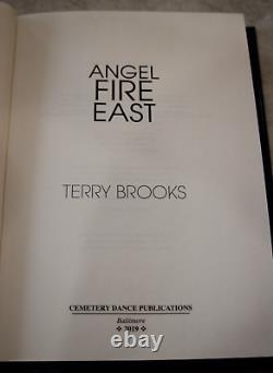 Cimetière Danse Angel Fire East / Terry Brooks Deluxe Signé Cuir #ss Nouveau 2019