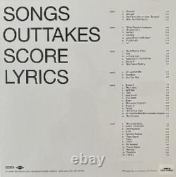 Coffret vinyle deluxe signé Bo Burnham à l'intérieur (version RGB) tout neuf ! Épuisé