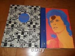 David Bowie Signed Moonage Daydream Deluxe Mick Rock Genesis Publications Livre