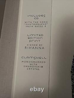 Édition Deluxe de l'album 'Rihanna Rated R' avec livre Swarovski, photo signée et CD - Très rare.