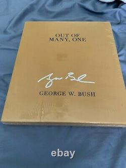 Edition Signée Deluxe Out Of Many, Un Par Le Président Geogre W Bush (2021) Scellé