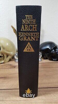 (Exemplaire de luxe signé 1ère édition) LE NEUVIÈME ARCH par Kenneth Grant RARE Grimoire Occulte de Magie