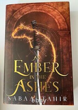 Fairyloot Exclusive An Ember In The Ashes Deluxe Set Signé Par Sabaa Tahir