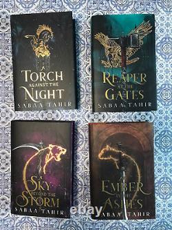 Fairyloot Signed An Ember In The Ashes Deluxe Quartet Par Sabaa Tahir + Print