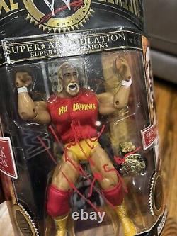 Figure Classique Hulk Hogan Deluxe Autographiée (rouge)