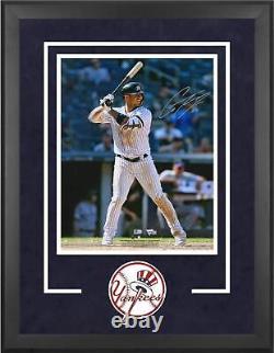 Gleyber Torres des New York Yankees, photo encadrée signée de luxe de 16 x 20 lorsqu'il frappe.