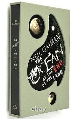 Le Océan au Bout du Chemin Édition de Luxe Signée Un Roman de Neil Gaiman