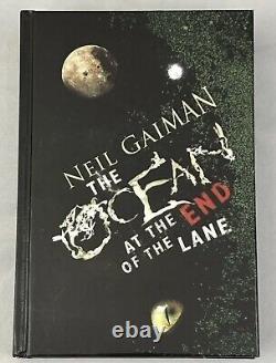 Le Océan au Bout du Chemin Édition de Luxe Signée Un Roman de Neil Gaiman