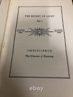 Le Secret de la Lumière signé Walter Russell Édition Limitée DeLuxe 1ère édition 1947