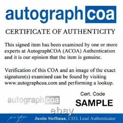 Le Weeknd a signé l'autographe de l'album vinyle Deluxe 2LP After Hours avec un certificat d'authenticité de l'entreprise ACOA.