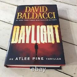Lumière Du Jour Par David Baldacci (2020, Couverture Rigide) Un Thriller De Pin Atlee Signé Copy