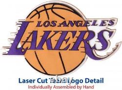 Maillot classique en bois doré signé par Magic Johnson des Los Angeles Lakers
