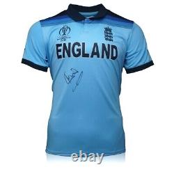 Maillot de cricket de l'équipe d'Angleterre signé par Ian Botham. Cadre de luxe