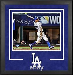 Mookie Betts Dodgers 2020 Mlb Ws Champs Deluxe Frmd Signé 16x20 Hitting Photo