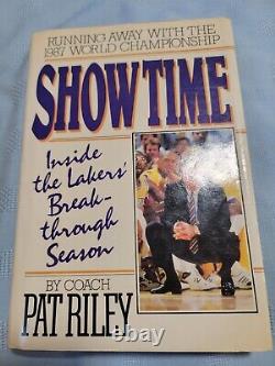 Showtime Par L'entraîneur Pat Riley 1988 Première Impression Livres Warner La Lakers Hc Signé