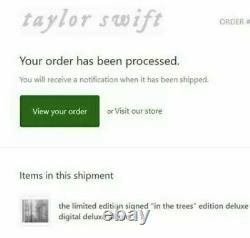 Taylor Swift Folklore Signe CD Deluxe Limited Edition In The Trees Dans La Main