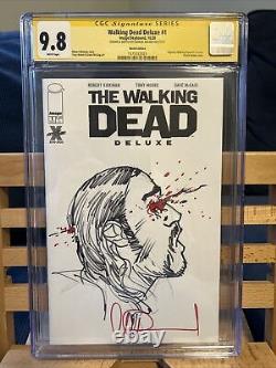Walking Dead Deluxe #1 Signé et Esquissé par Charlie Adlard