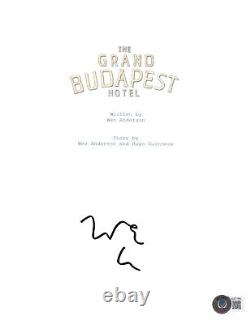 Wes Anderson a signé l'autographe du script complet de 'The Grand Budapest Hotel' avec Beckett Bas